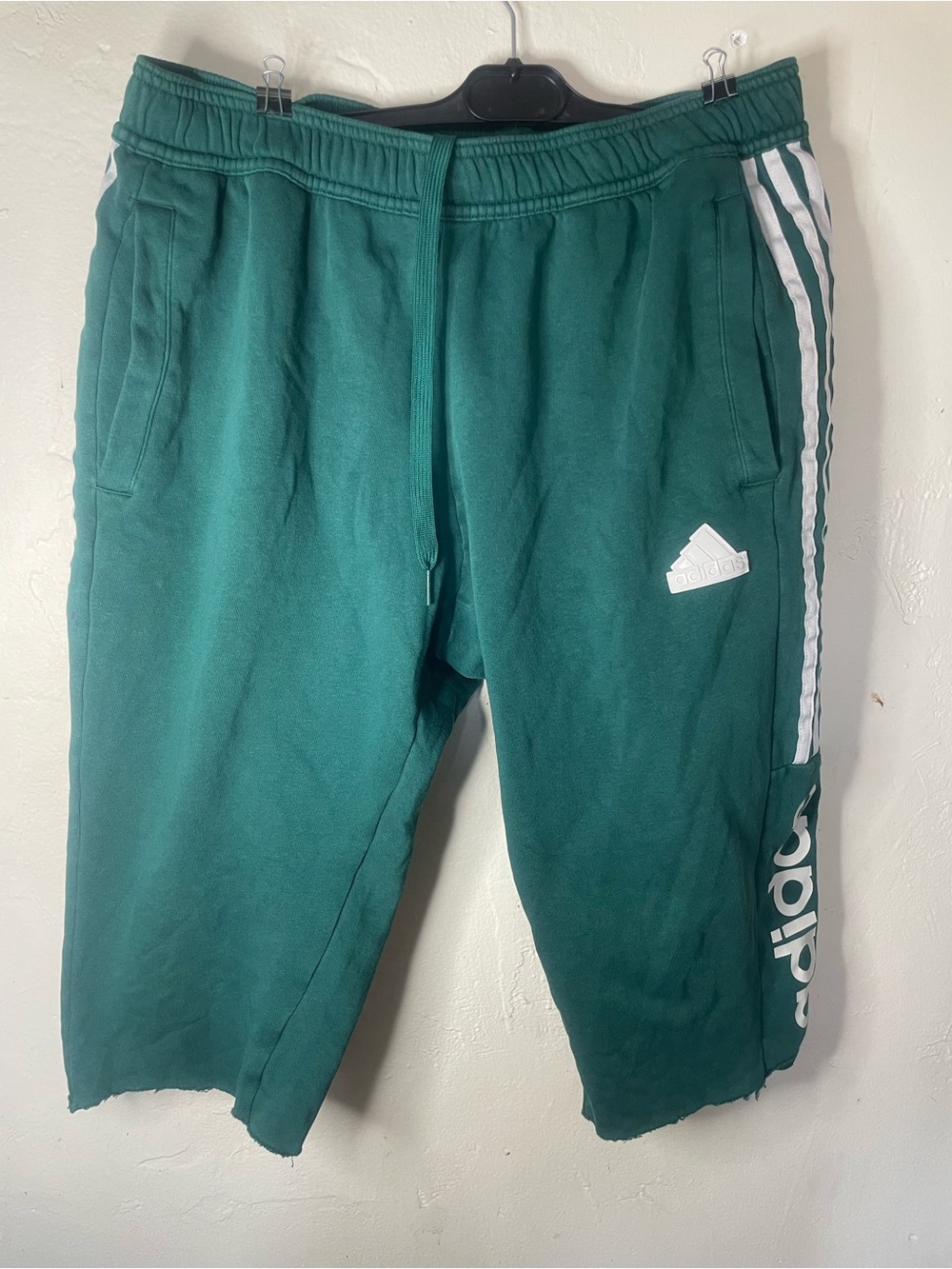 adidas Men's Short pants Green 3-Stripe Fleece Sweatpants Joggers SZ L Drawstrin
